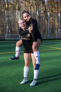 Bild 435 - wBJ VfL Pinneberg2 - Eimsbuttler TV 3 : Ergebnis: 5:0